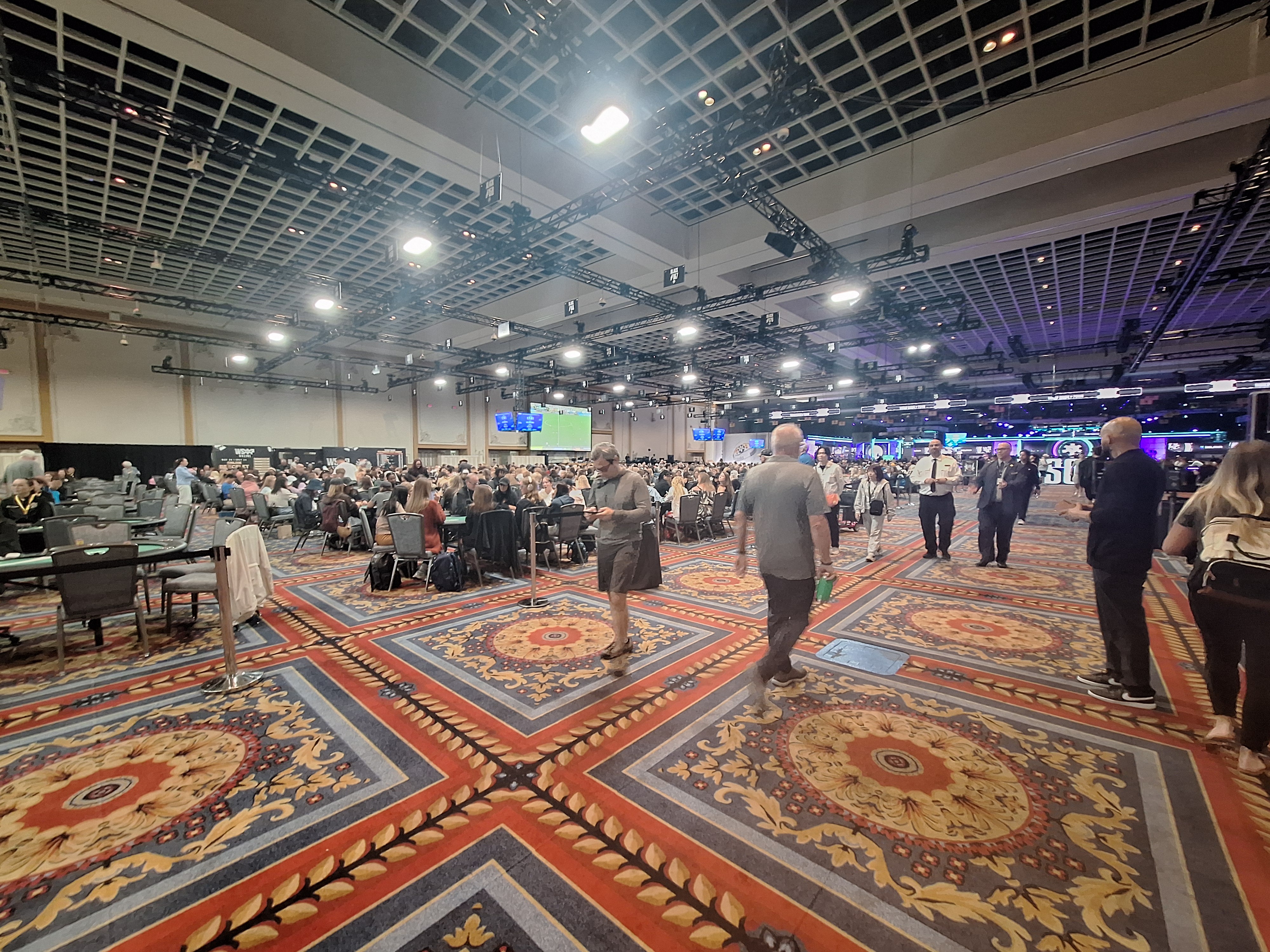 The packed WSOP tournament hall in Las Vegas